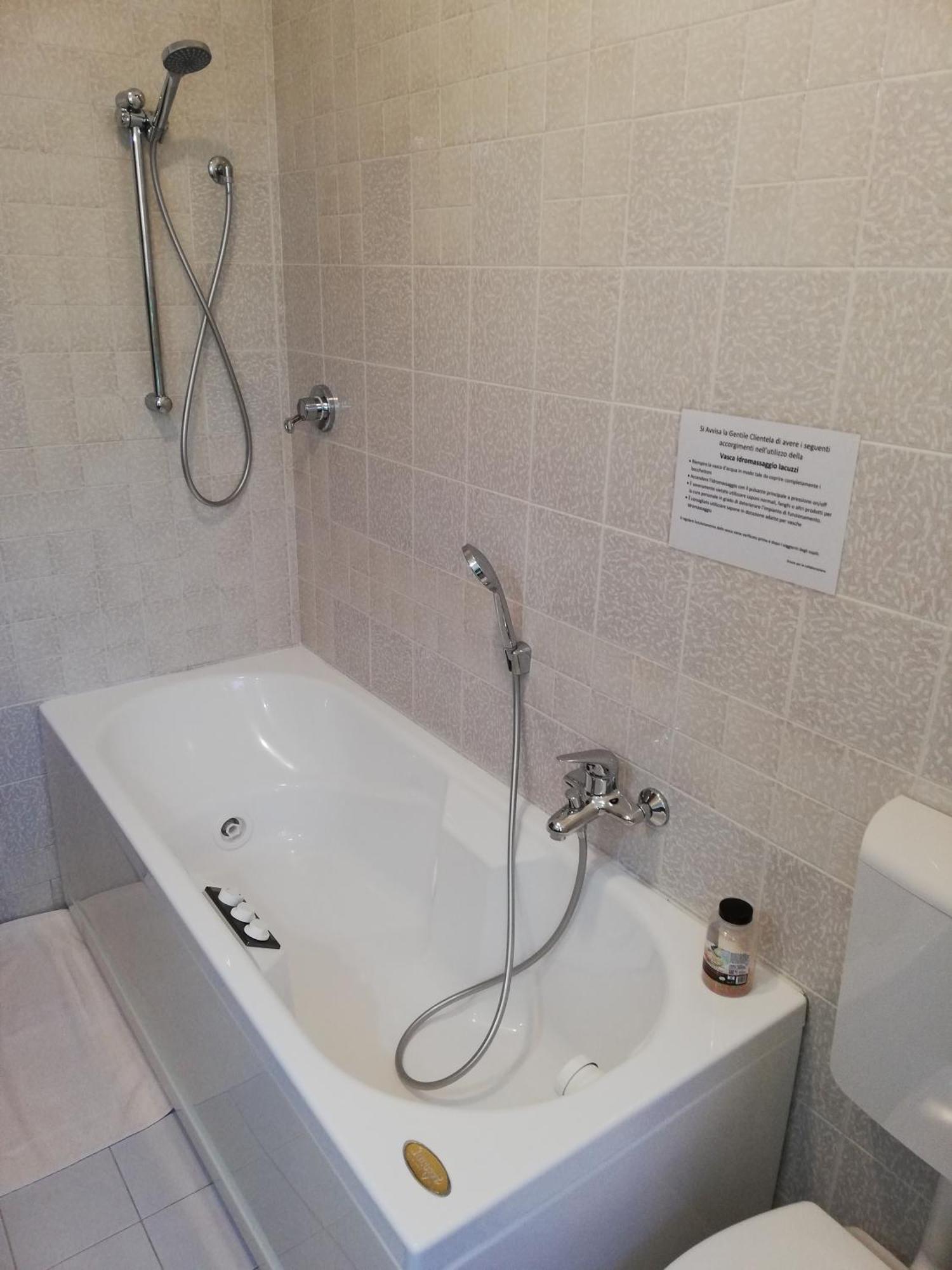 B&B Villa Dei Cigni Reali Carpi Bilik gambar